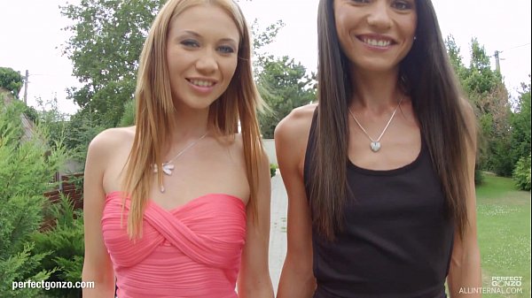 Lindsey Olsen et Nataly Gold dans un trio de creampie chaud