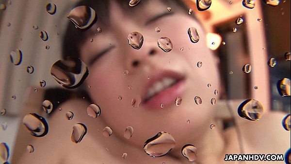 Nozomi Hazuki se fait défoncer la chatte glissante