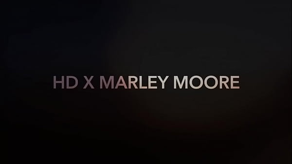 Marley Moore dévore HD