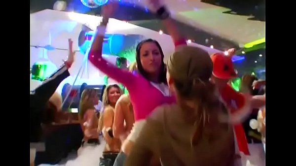 Des chattes et des jocks célestes sont partagés lors d’une orgie