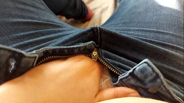 masturbation en jeans avec orgasme