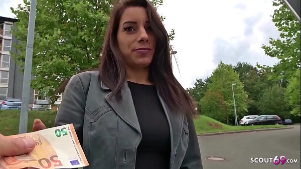 TEENY BONNIE BAISÉE AU CASTING SPONTANÉ