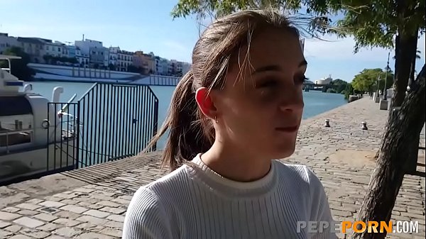 Innocent Anita veut avoir son PREMIER TRIO