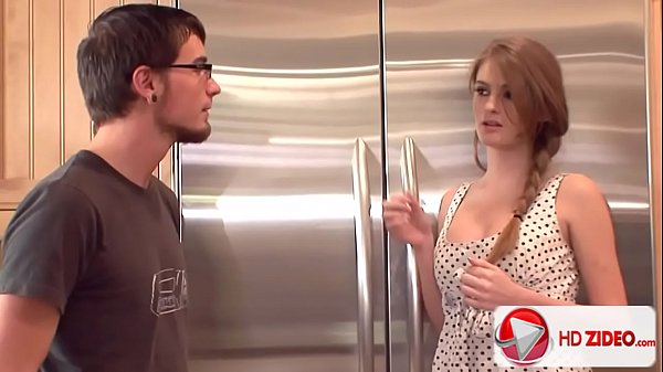 Faye Reagan suce profondément son petit ami HD Porn