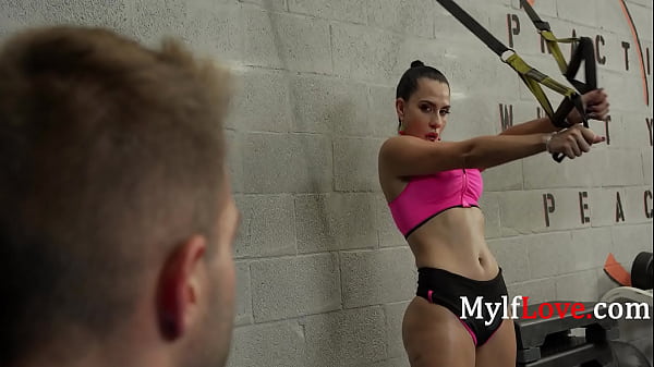 Latina Muscle Mami en obtient – Sandy Love