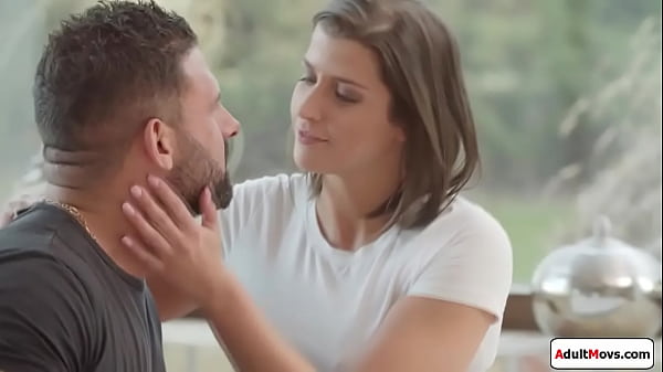 La sexy euro babe Niki Harris en levrette
