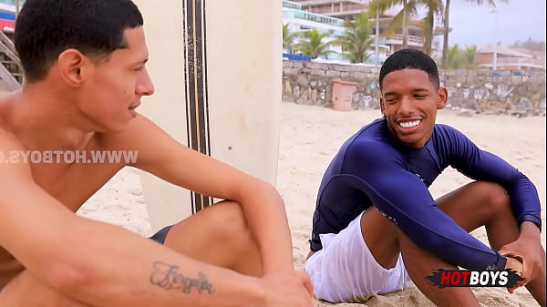 Enfoncer le cul du surfeur coquin !