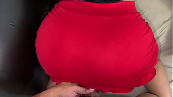 Les fesses de ma belle-fille rebondissent quand elle twerke