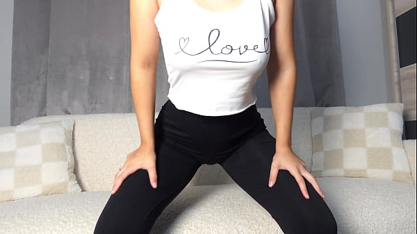 Femme latina philippine au gros cul, cameltoe, masturbation, leggings, chatte