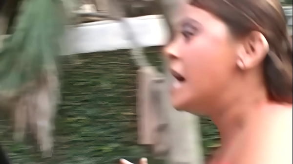 Savannah Stern, une adolescente de 18 ans, a envie de sperme