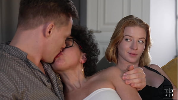 Briser un tabou. Ma copine ébène m’a partagé avec sa meilleure amie