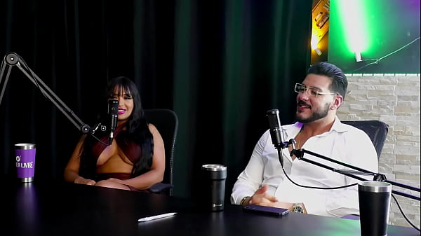 Comment le Français a rencontré la Brésilienne, comment elle l’a progressivement initié à un mode de vie libéral, comment ils ont eu un ménage à trois, et la différence