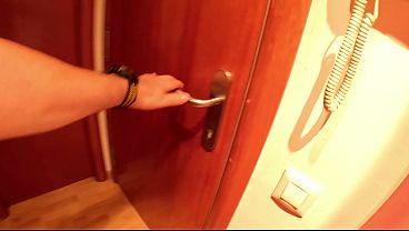 Une fille qui se produisait sur webcam m’a demandé d’enregistrer sa première vidéo