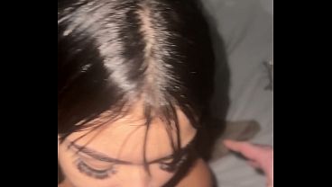 La meilleure fellation amateur d’une adolescente ! (Et elle boit son urine {uniquement dans la vidéo complète})