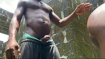 Jeune du ghetto baise une ado en hardcore