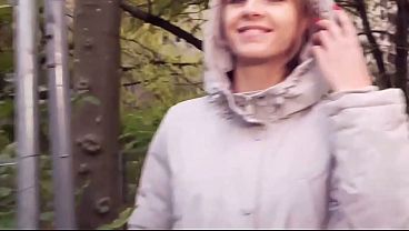POV Sexe extrême en public : Adolescente baisée dans un lieu abandonné (prise sur le fait !)