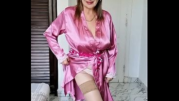 « Ma belle-mère a les meilleurs seins » – Première fois avec une femme plus âgée